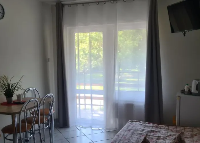 Dom Joanna Nocleg ze śniadaniem 3*